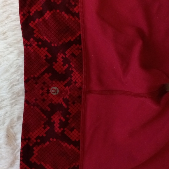 Lululemon Women's Capri Yoga Leggings Size 6 - Picture 5 of 5